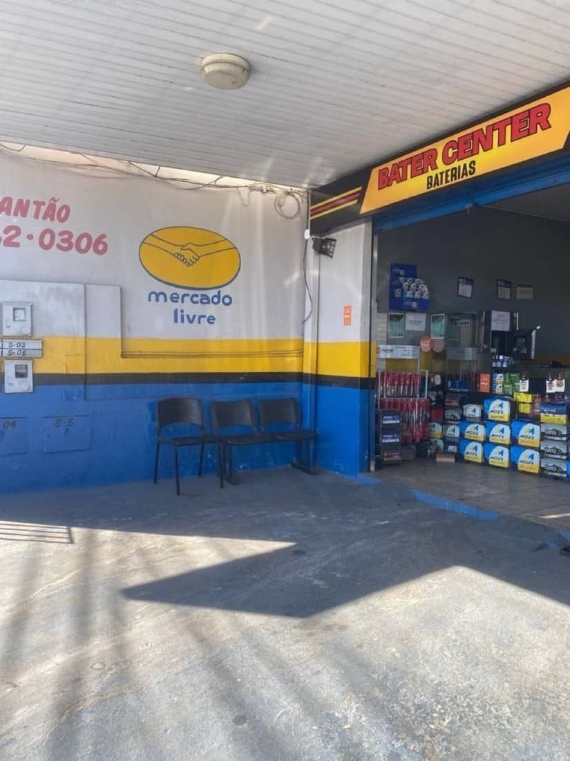 Entrada da loja Bater Center Baterias em Goiânia